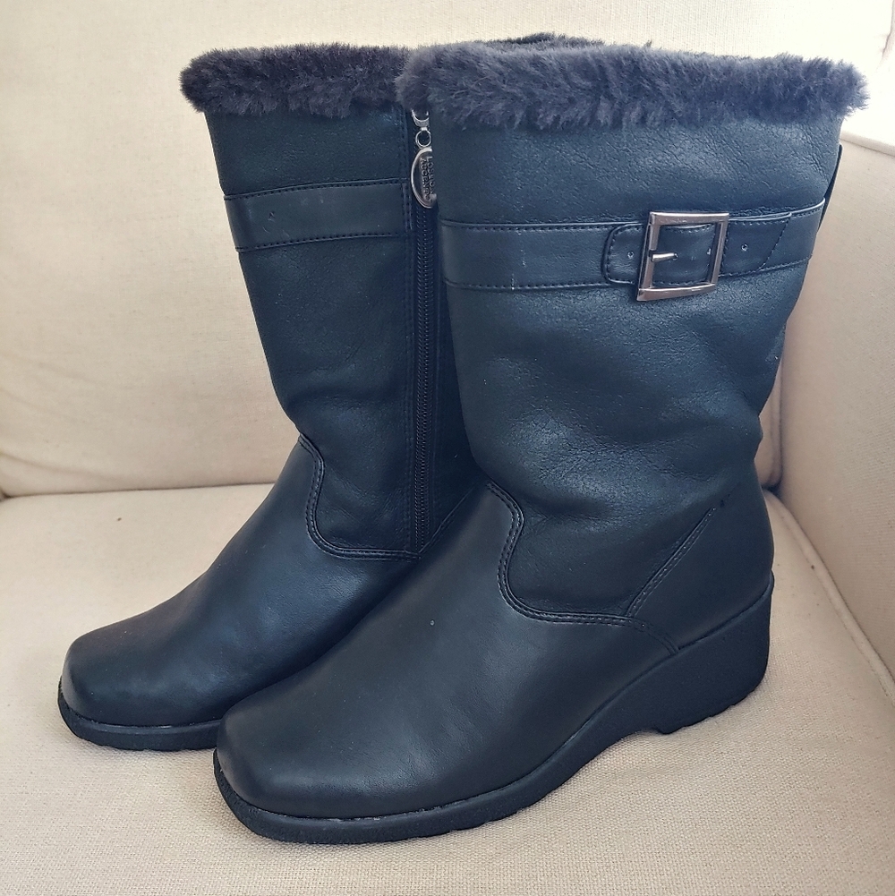 EUC Snow Boots Women's 8M Black Mid Calf Boston Accent Weatherproof